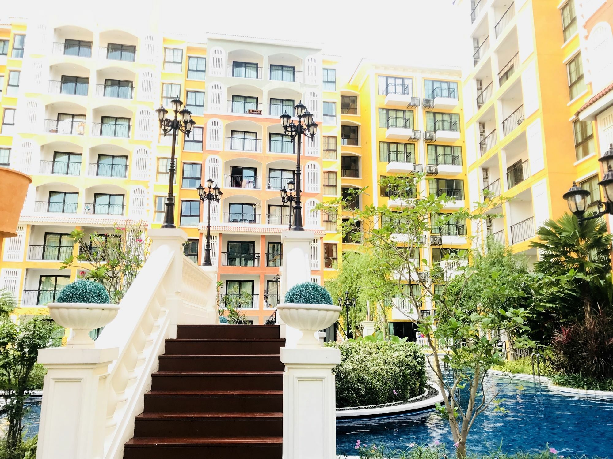 Апартаменти Venetian Pattaya Саттахіп Екстер'єр фото