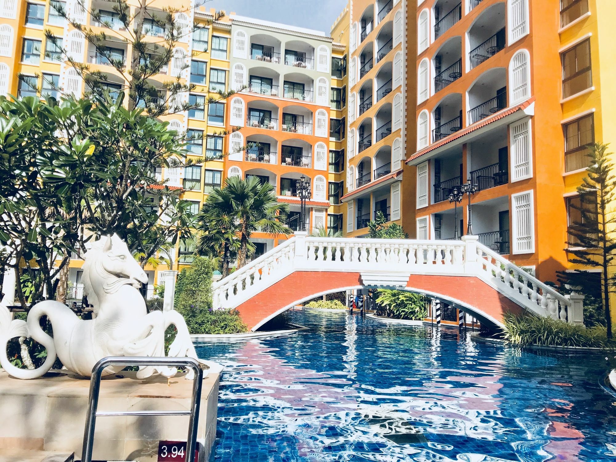 Апартаменти Venetian Pattaya Саттахіп Екстер'єр фото